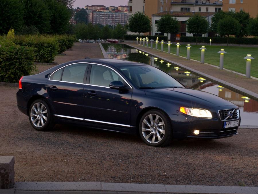  Volvo S80 3 2 AWD 2009 года  (фото 7 из 12)